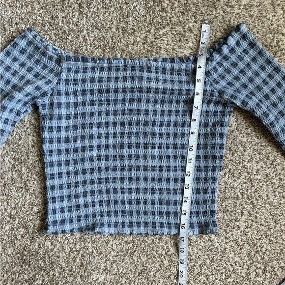 🦋 Wild Fable Blue Checkered Off the Shoulder Long Sleeve Crop Top Medium - Picture 5 of 7